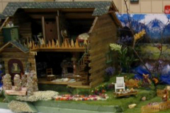 2004 Show & Sale - Log Cabin